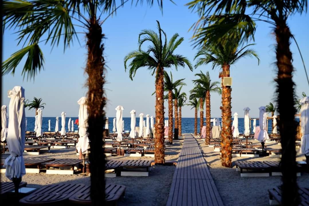 White Tower - Private Studio 106 Mamaia Exteriör bild